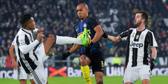 2017-02-05T201808Z_699270924_LR1ED251KDXYH_RTRMADP_3_SOCCER-ITALY-JUV-INT Ювентус - Интер