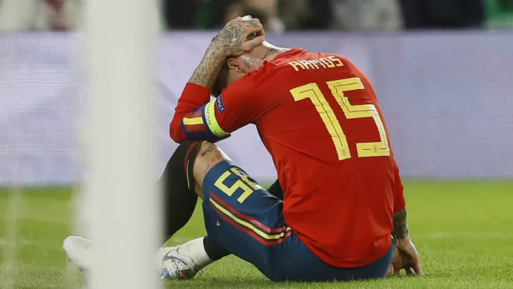Поражение от Англии прервало несколько серий сборной Испании