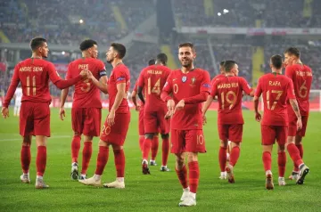 Португалия убедительно обыграла Польшу