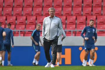 Козак подал в отставку с должности тренера сборной Словакии