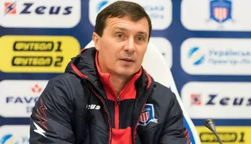 Главный тренер украинской команды обратился к журналистам с необычной просьбой