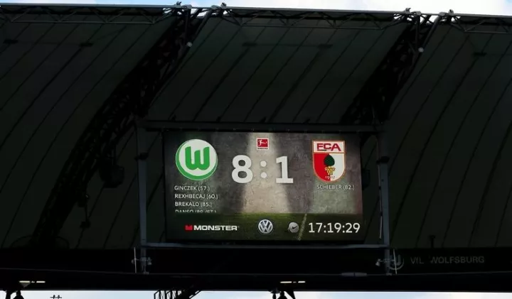 Вольфсбург победил Аугсбург, забив восемь голов