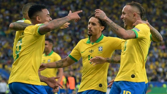 jogadores-comemoram-gol-de-everton-cebolinha-na-final-da-copa-america-entre-brasil-e-peru-1562531427891_v2_900x506