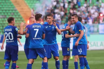 Динамо уверенно победило Карпаты в первом туре УПЛ