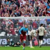 Ярмоленко забил гол в ворота Манчестер Юнайтед