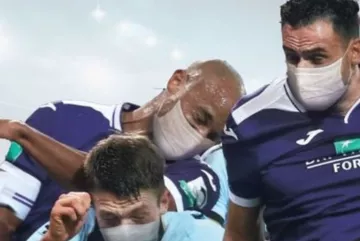 Бельгийский врач предлагает играть в масках
